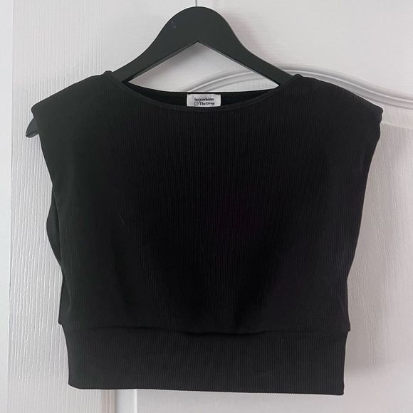 Lucy’s Whims x Amazon The Drop - padded shoulder crop top - Size S - Picture 2 of 3